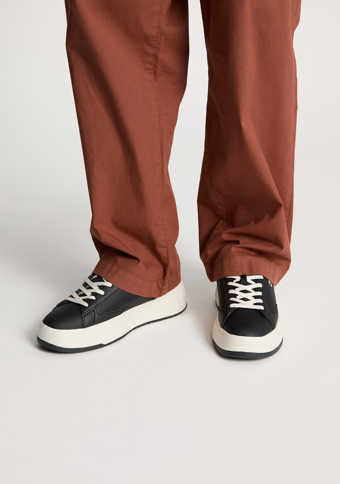 Court Basket Basic Black