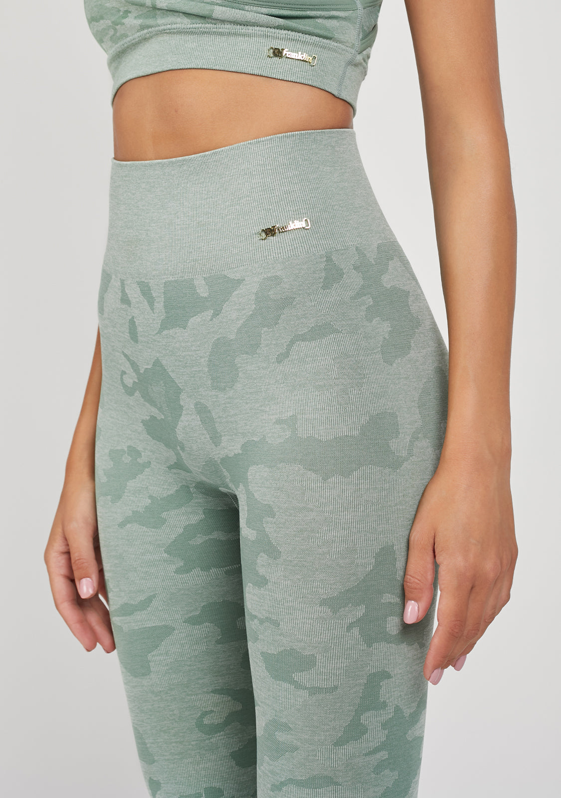 Camo Laurel Leggins
