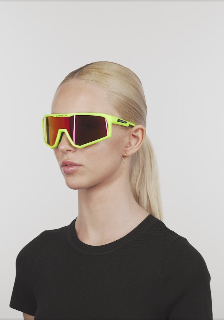 Cargar video: Hurricane Lime / Red