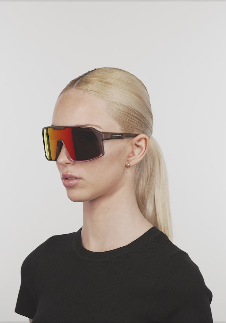 Cargar video: Wind Limited Iridiscent Burgundy / Red