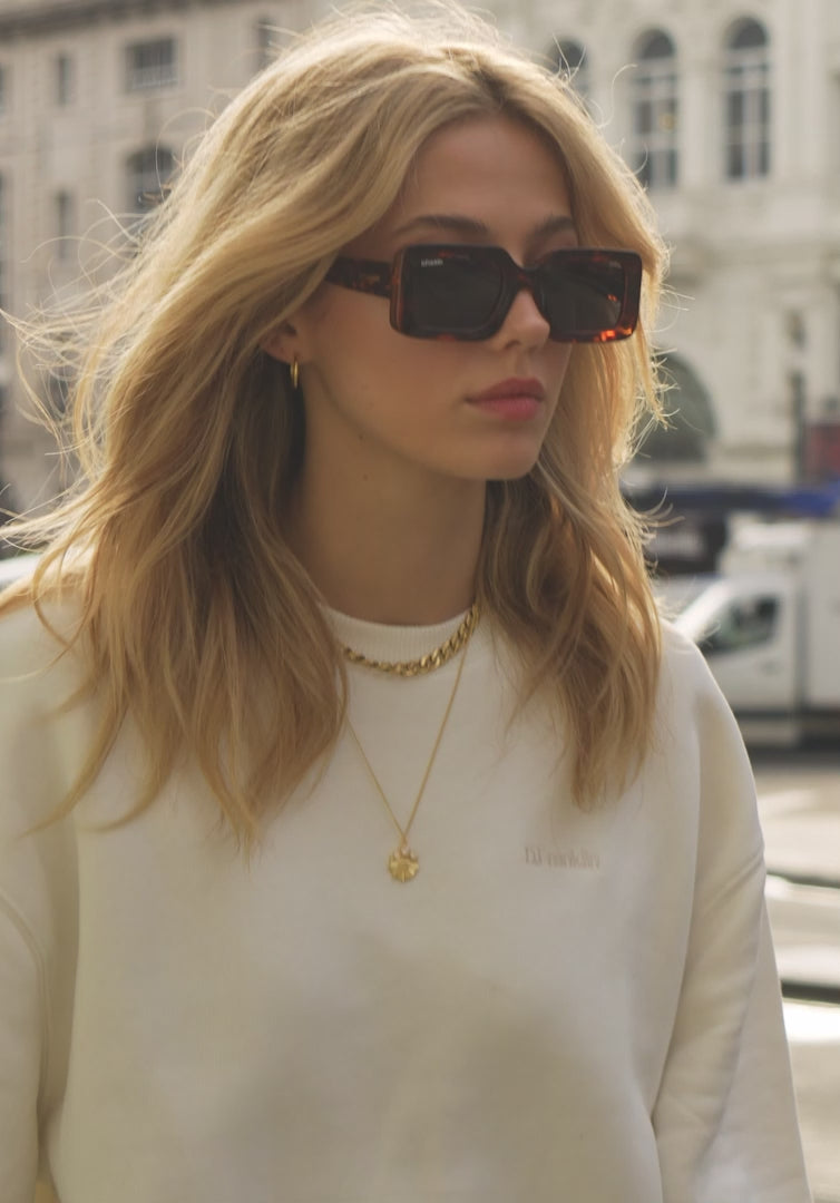 Cargar video: Bahamas Shiny Demi / Smoke