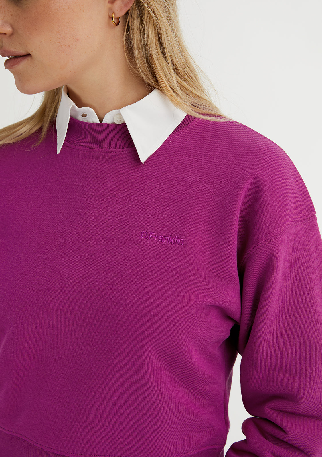 Embroidery Logo Cropped Crew Neck Sweatshirt / Orchid