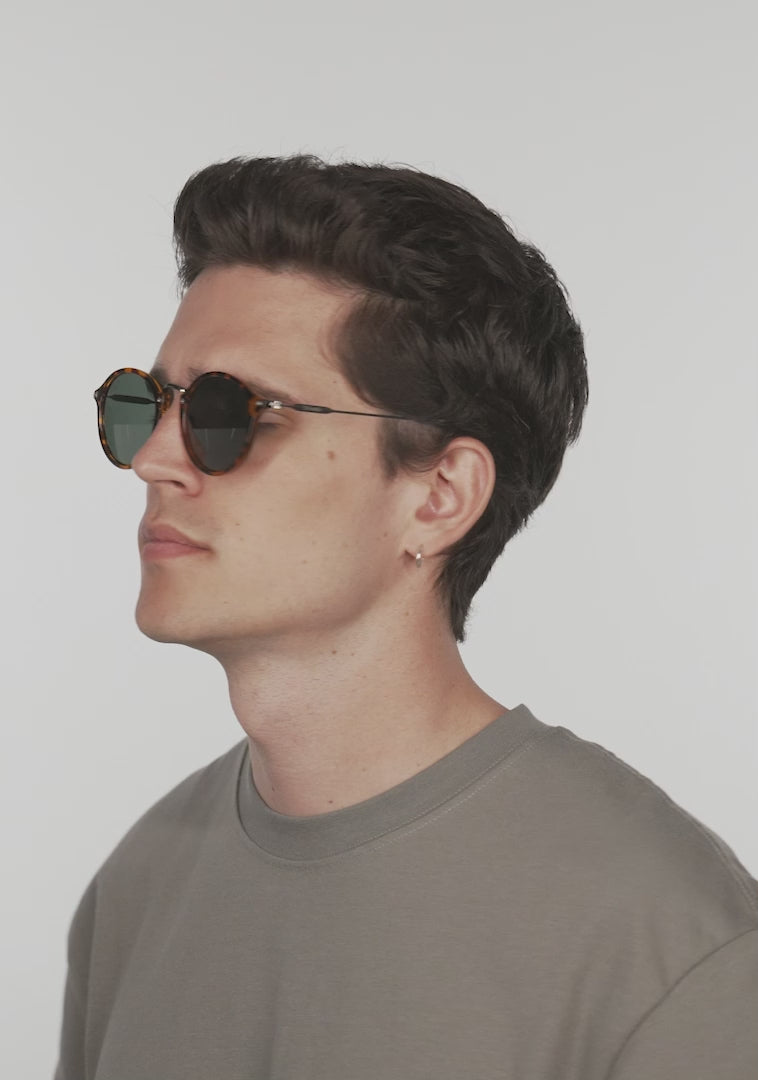 Cargar video: Roller TR90 Carey G15